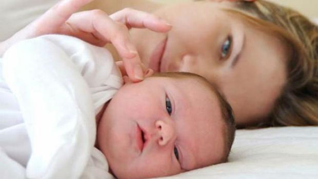 A baba egész nap nem alszik: a gyerekek alvászavarainak okai