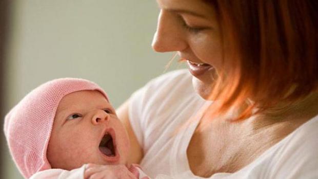 Mennyit aludjon egy négy hónapos baba, és hogyan alakítsunk ki alvási ütemtervet?