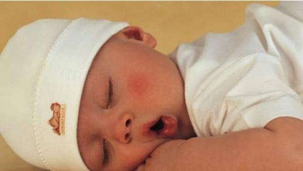چرا نوزاد بدخواب می شود؟