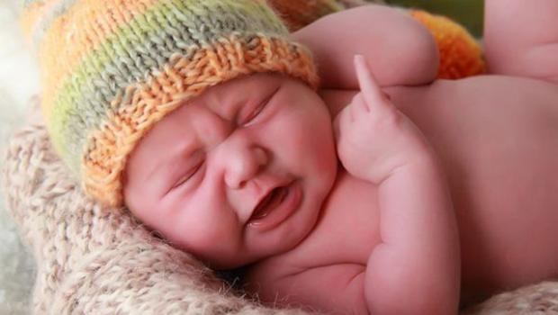Hogyan nyugtassuk meg a babát, ha a baba sírásra ébred