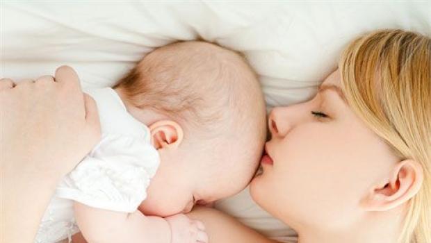 نحوه صحیح شیر دادن به نوزاد