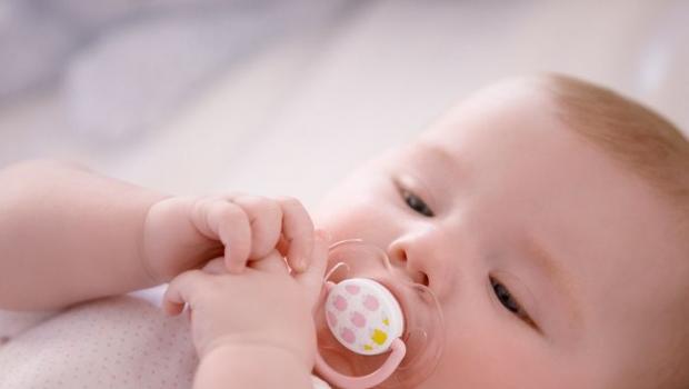 چگونه نوزاد تازه متولد شده را سریع بخوابانیم؟